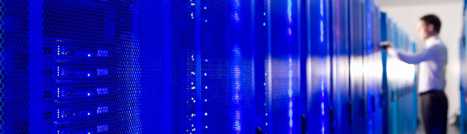 Régua smartPDU instalada em rack de segurança